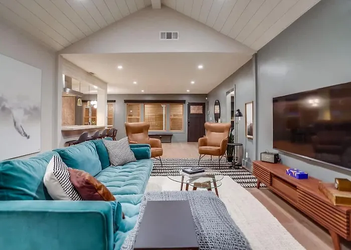 Projector - Pool Table - 15Min Dt - Pets Ok - Bbq